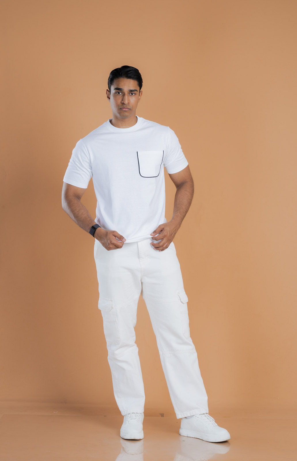Essential Muscle Fit T-shirt w/ Pocket Lining
